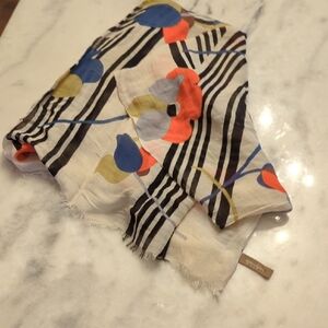 Spartina 449 Anemone Whitaker Scarf made of a linen and viscose blend